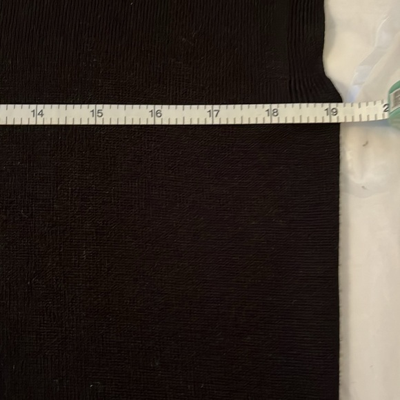 BANANA REPUBLIC women’s XS black sleeveless sweater - Picture 6 of 7